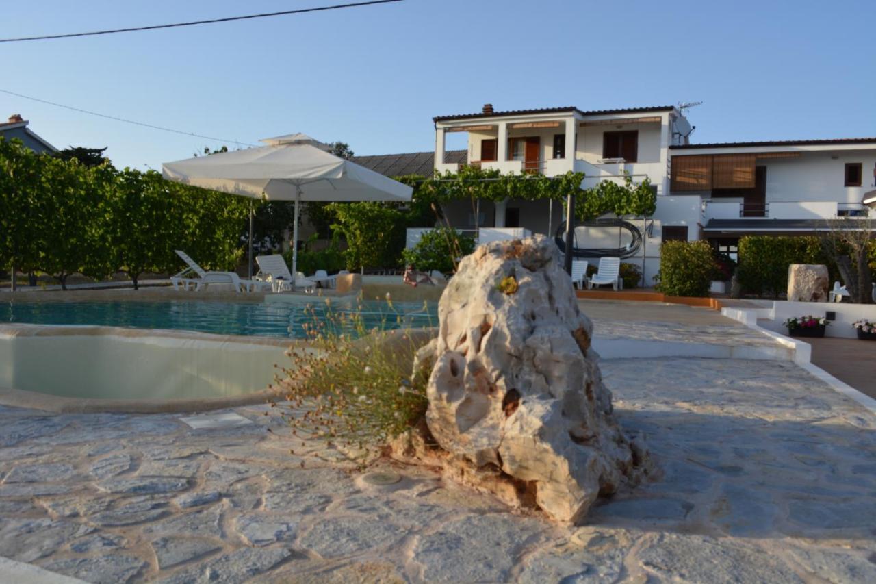 Apartments Goran Vir Εξωτερικό φωτογραφία